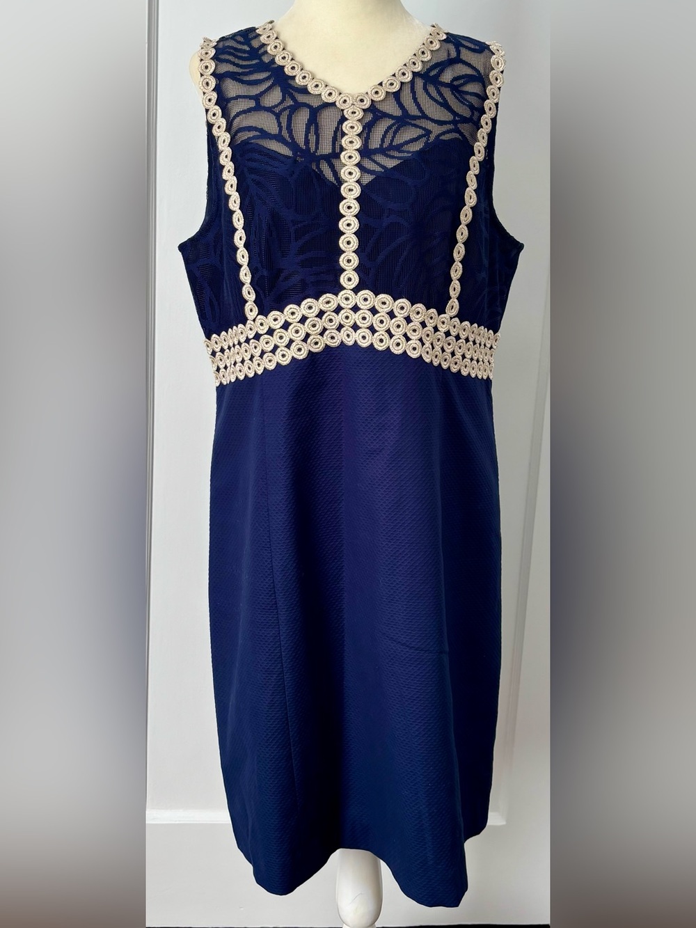 Lilly Pulitzer Leigh Stretch Shift Dress True Navy Gold Lace Size 12